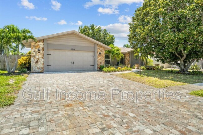 8307 12th Ave Dr NW in Bradenton, FL - Building Photo - Building Photo