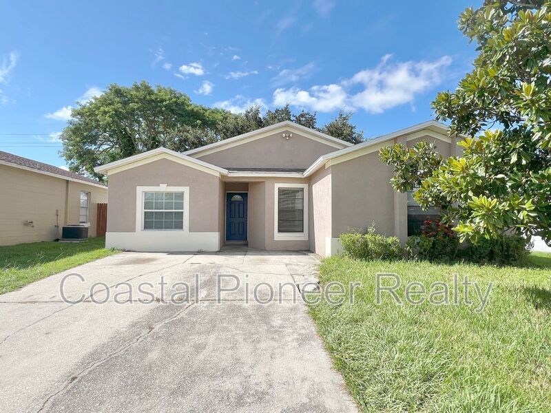 1413 Thistledown Dr in Brandon, FL - Building Photo