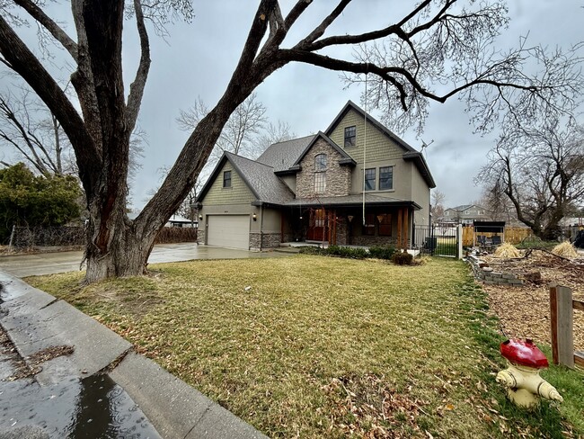 6819 S Greenfield Way in Salt Lake City, UT - Building Photo - Building Photo