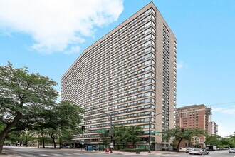 2930 N Sheridan Rd, Unit Apt 601 in Chicago, IL - Building Photo - Building Photo