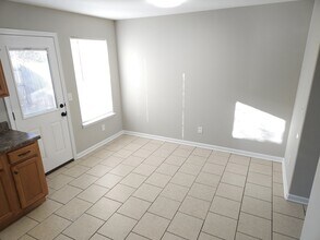 705 Crestland Ave, Unit B9 in Murfreesboro, TN - Foto de edificio - Building Photo