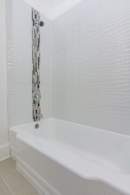 7756 S Muskegon Ave, Unit 1 in Chicago, IL - Foto de edificio - Building Photo