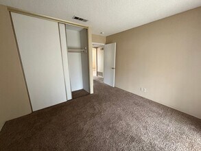 351 Ave Miravella in Hemet, CA - Building Photo - Building Photo