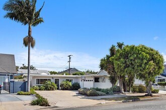 435 Cherry Ave in Imperial Beach, CA - Foto de edificio - Building Photo