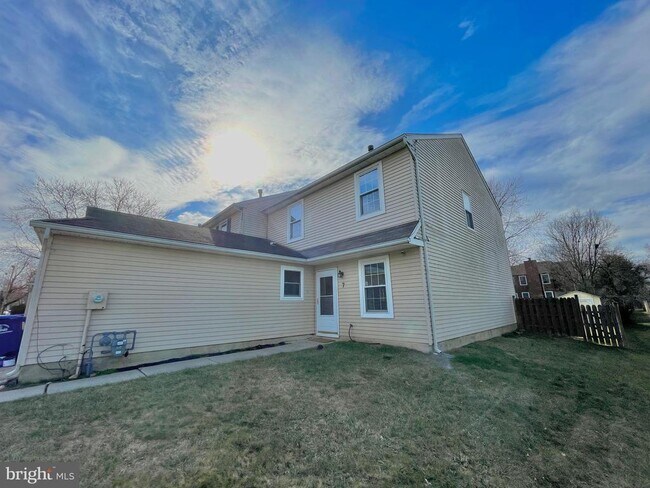 7 N Hill Dr in Mount Holly, NJ - Building Photo - Building Photo