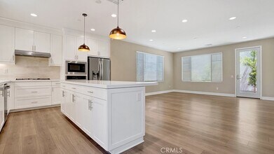 165 Tenor in Irvine, CA - Building Photo - Building Photo