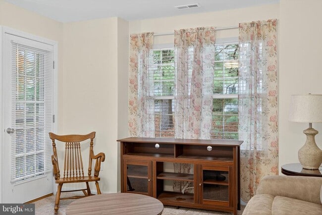 511 Diamond Dr in Newtown, PA - Foto de edificio - Building Photo