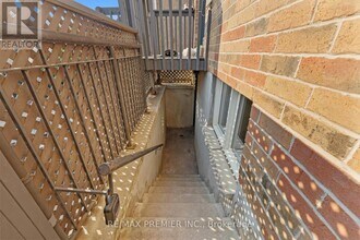 26 Algarve Crescent in Toronto, ON - Building Photo - Building Photo
