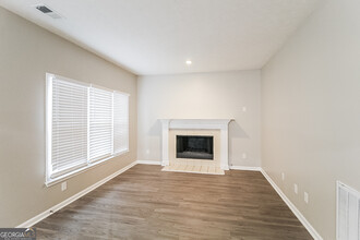 7139 Lone Oak Trce in Lithonia, GA - Building Photo - Building Photo