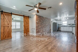 479 S Sycamore Ave in New Braunfels, TX - Building Photo - Building Photo