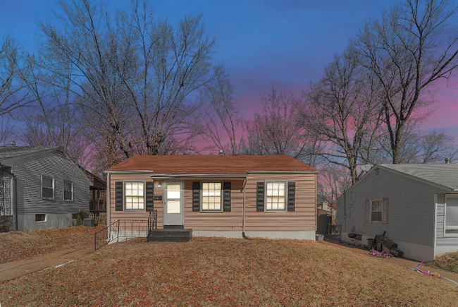 property at 417 Caithness Rd