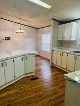 1910 Northwind Dr in Junction City, KS - Building Photo - Building Photo