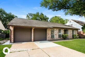 6038 W Airport Blvd in Houston, TX - Building Photo - Building Photo