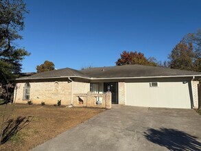 1709 Vicksburg Dr, Unit J-204 in Bedford, TX - Building Photo - Building Photo