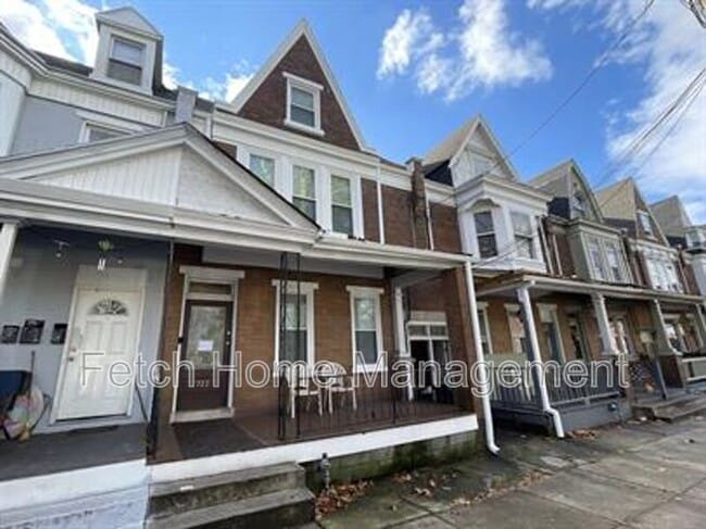 property at 722 E King St