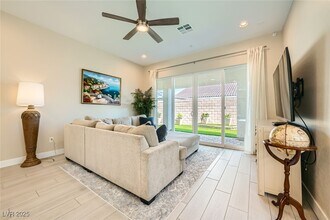 10960 Doresta Ave in Las Vegas, NV - Building Photo - Building Photo