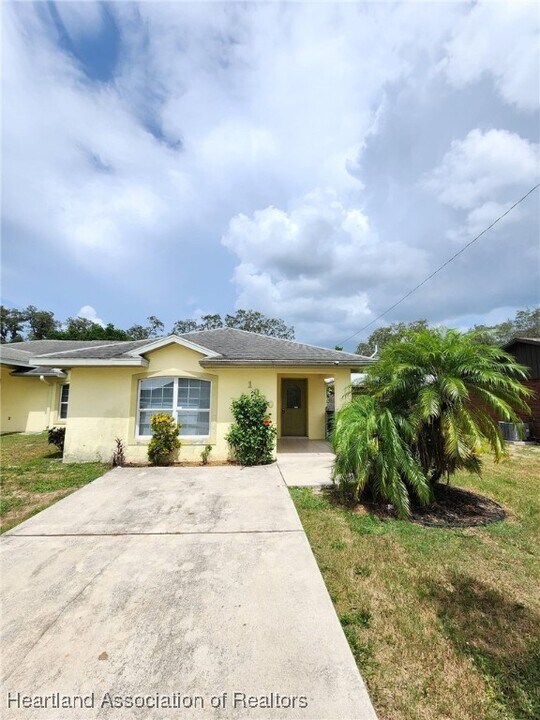 1820 Wightman Ave in Sebring, FL - Building Photo