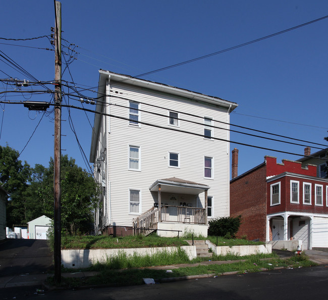 60 Sexton St in New Britain, CT - Foto de edificio - Building Photo