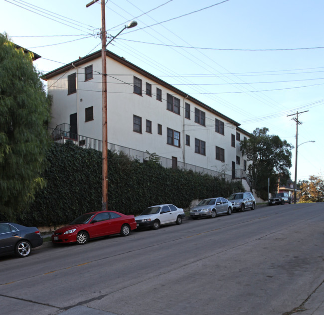 860 E East Kensington Rd in Los Angeles, CA - Building Photo - Building Photo