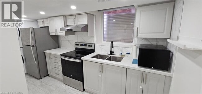 property at 1428 Sycamore Garden