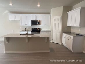 1345 Bajada St in Midland, TX - Foto de edificio - Building Photo