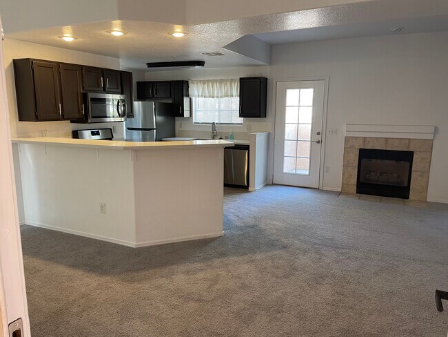 2925 Wigwam Pky, Unit 111 in Henderson, NV - Building Photo - Building Photo