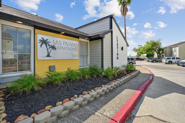 Las Palmas in Houston, TX - Building Photo - Building Photo