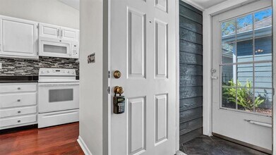 1746 Castle Rock Rd in Tampa, FL - Building Photo - Building Photo
