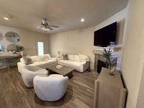 2111 10th St in Lubbock, TX - Building Photo - Building Photo