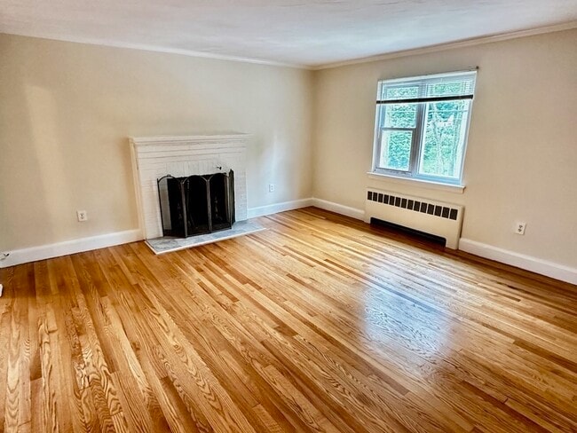 27 Heath St, Unit 2 in Brookline, MA - Building Photo - Building Photo