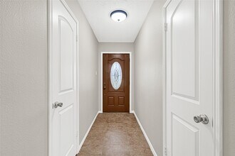 501 S Travis in Deer Park, TX - Building Photo - Building Photo