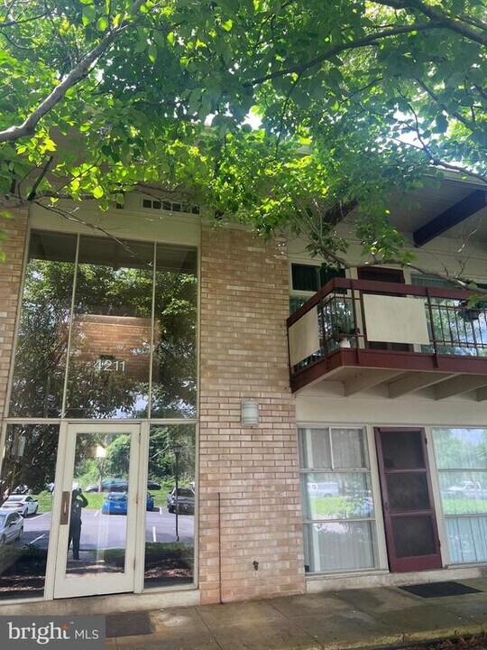4211 Americana Dr in Annandale, VA - Building Photo
