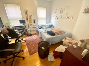 12 Fisk Pl, Unit 12 in Cambridge, MA - Building Photo - Building Photo