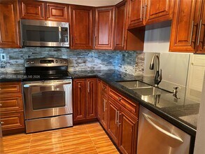 706 Gardens Dr in Pompano Beach, FL - Building Photo - Building Photo