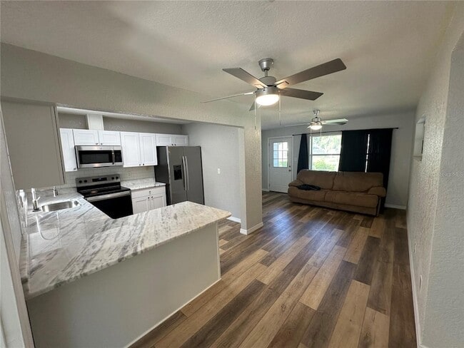 612 Stanley Ave in Wildwood, FL - Building Photo - Building Photo