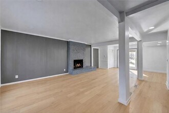 525 Abernathy Rd NE in Atlanta, GA - Building Photo - Building Photo