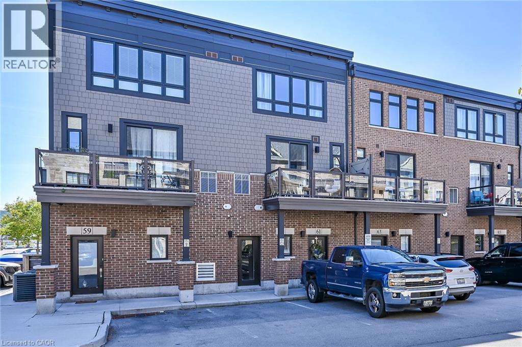 61 Esplanade Ln in Grimsby, ON - Building Photo