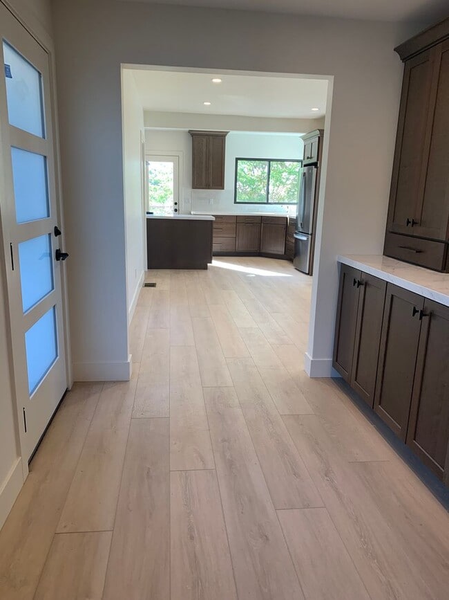 916 Garcia Rd in Santa Barbara, CA - Building Photo - Building Photo