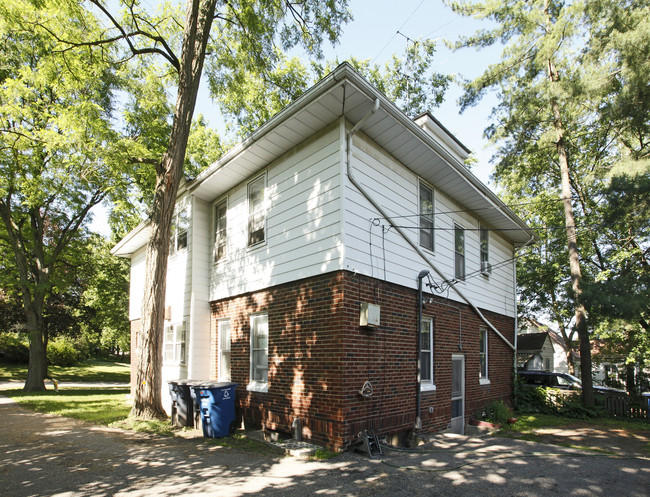 605 W Hoover Ave in Ann Arbor, MI - Building Photo - Building Photo