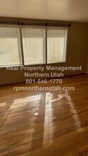 318 W 250 S in Kaysville, UT - Building Photo - Building Photo