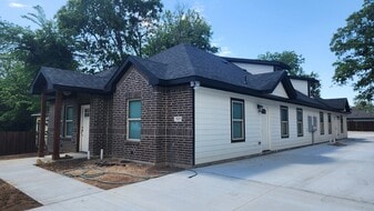 313 Clarence St, Unit 1 in Fort Worth, TX - Building Photo