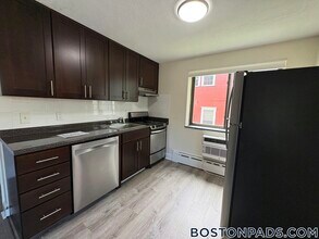 9 Chester St, Unit 28 in Cambridge, MA - Foto de edificio - Building Photo