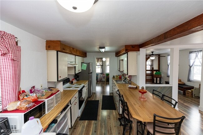 property at 17841 Palm Creek Dr