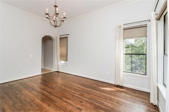 3777 Peachtree Rd NE, Unit 1237 in Atlanta, GA - Building Photo - Building Photo
