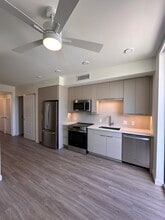 235 NE 27th St, Unit S2 in Miami, FL - Foto de edificio - Building Photo