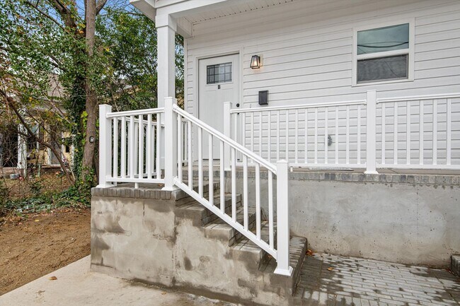 1318 House St in Columbia, SC - Foto de edificio - Building Photo