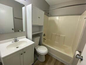3017 SE 17th St in Des Moines, IA - Building Photo - Building Photo
