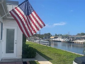 9819 Hernando Ct in Bradenton, FL - Building Photo