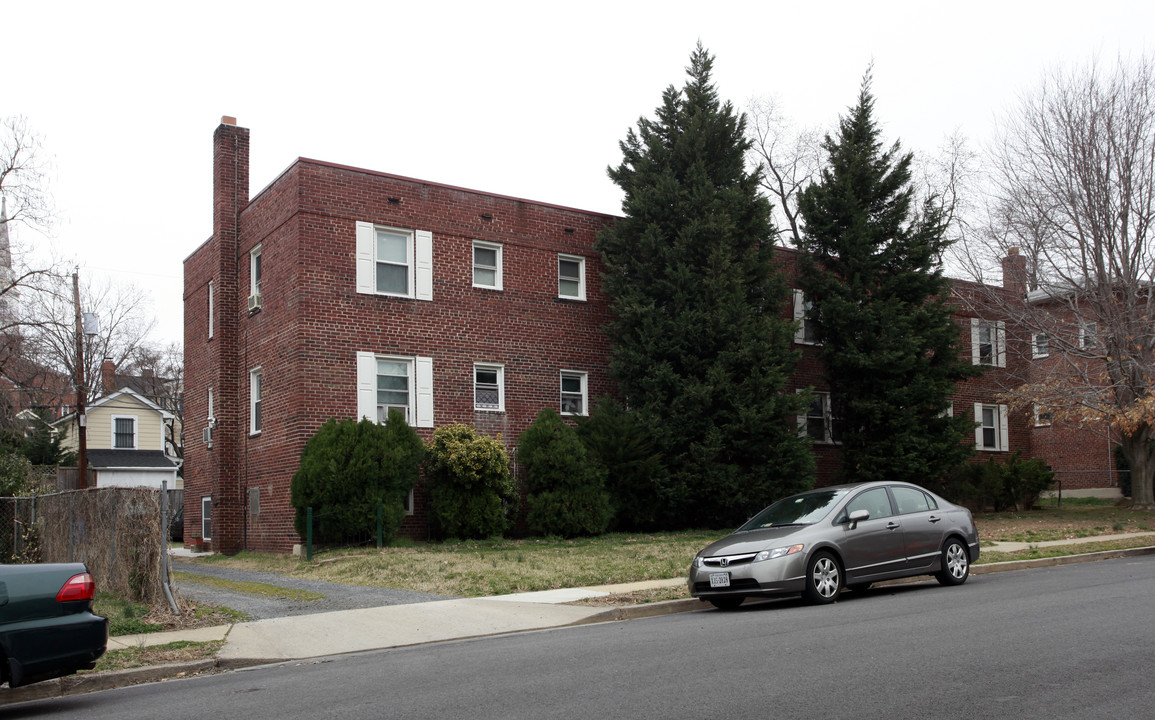 1110 N Kenilworth St in Arlington, VA - Building Photo