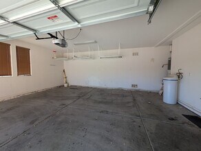 14552 W Jenan Dr in Surprise, AZ - Building Photo - Building Photo